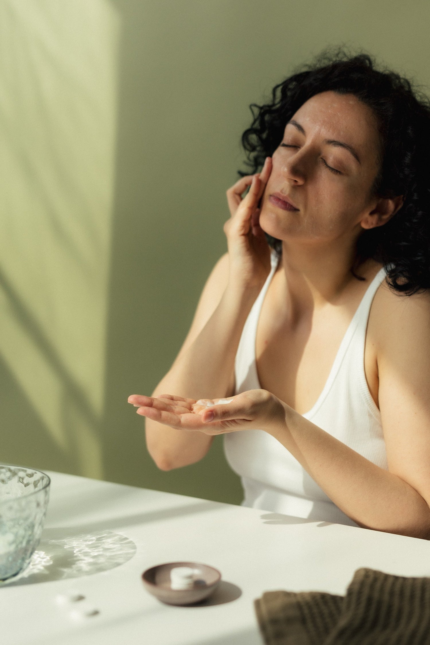 La clave de una piel cuidada también está en la limpieza facial