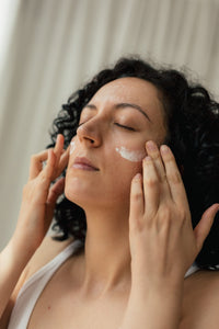 Crema facial hidratante de geranio, lavanda y rosa - Nasei
