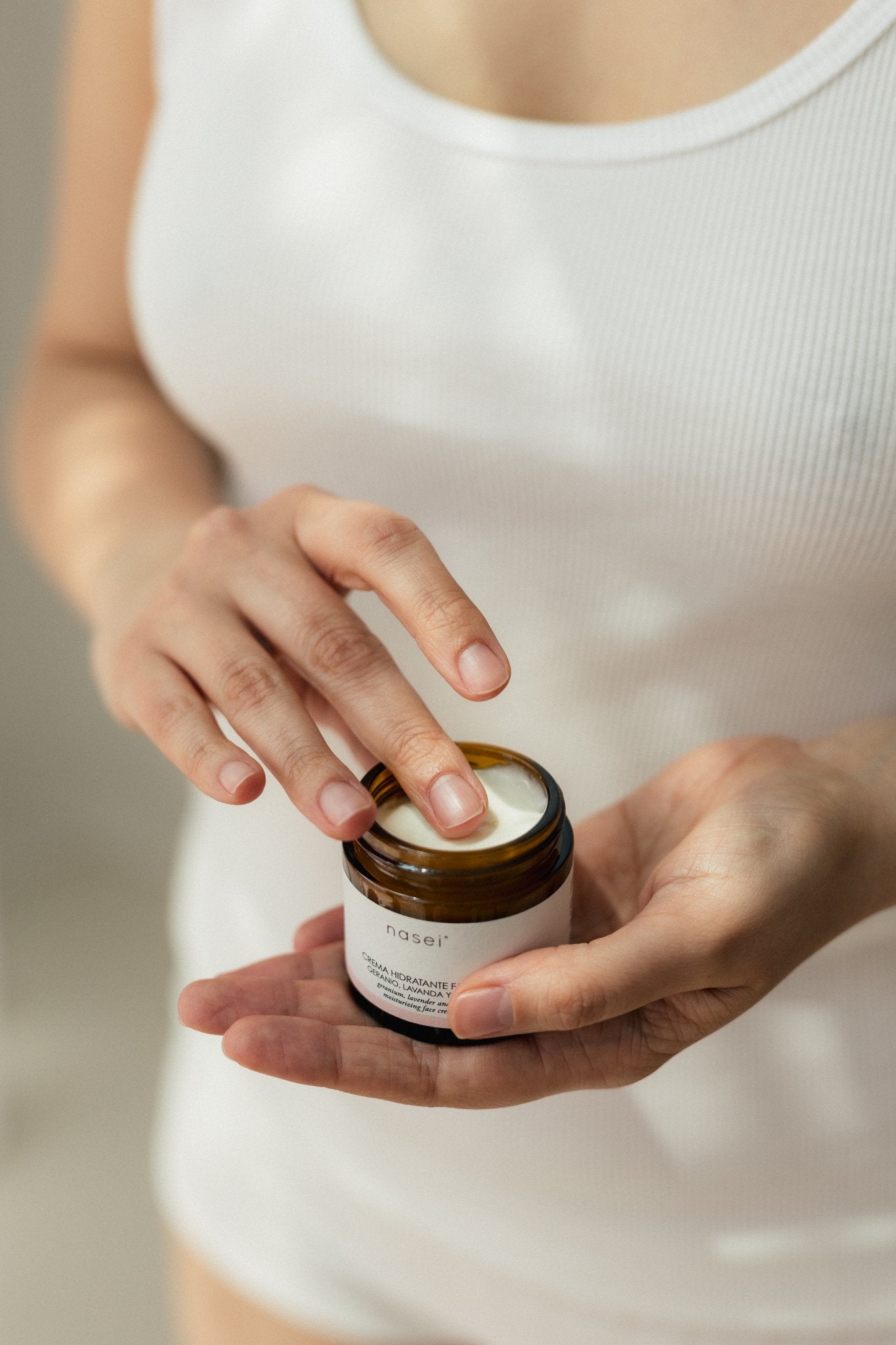 Crema facial hidratante de geranio, lavanda y rosa - Nasei